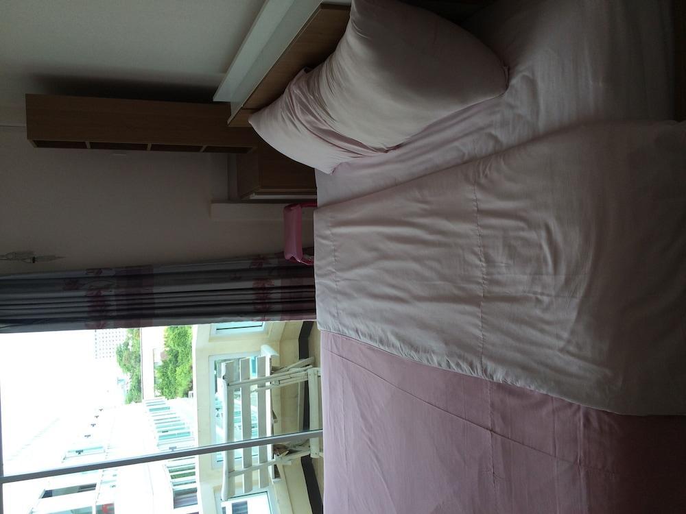 Wilai Guesthouse - Tap to explore photos