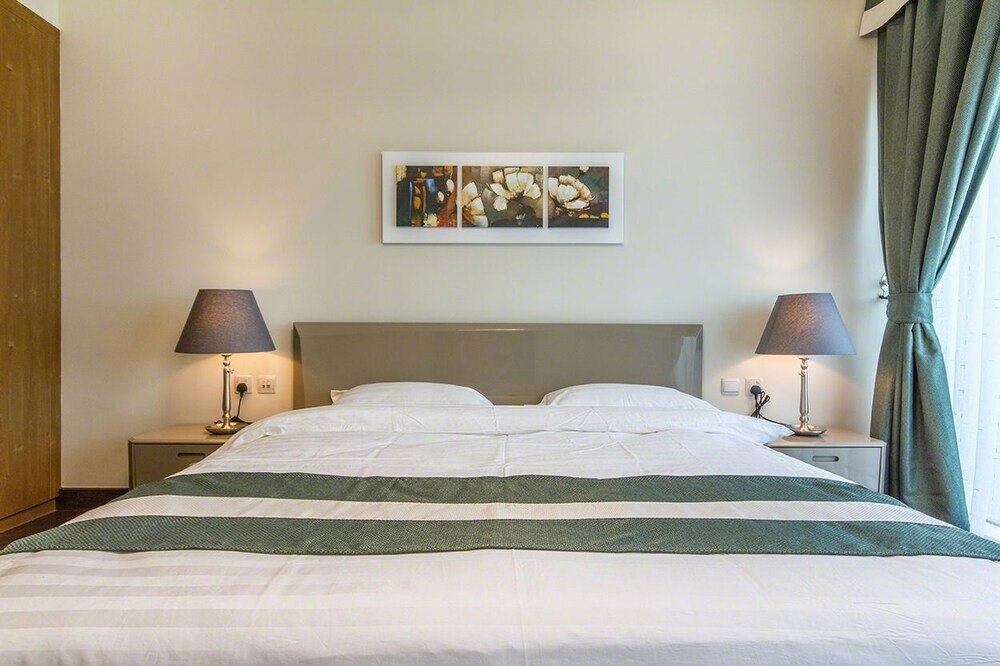 Bespoke Residences - Bay Square - Tap to explore photos