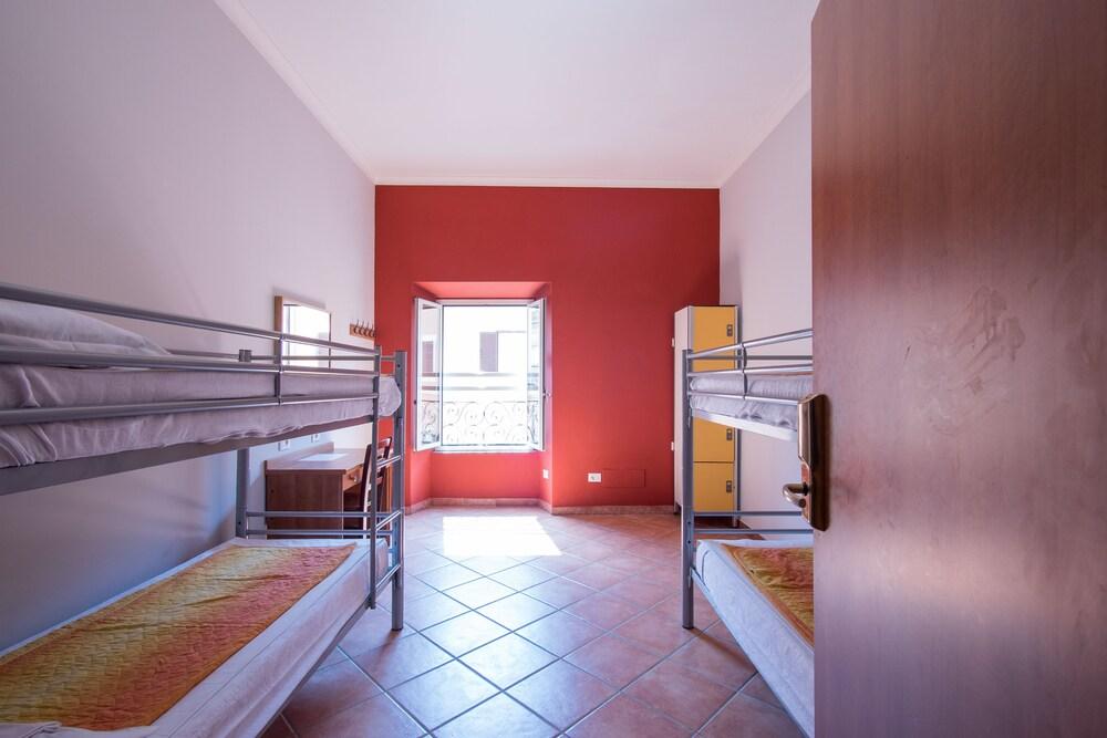 Alessandro Palace & Bar Hostel Room Type - Shared Dormitory, Mixed Dorm, Ensuite (with 4 beds)