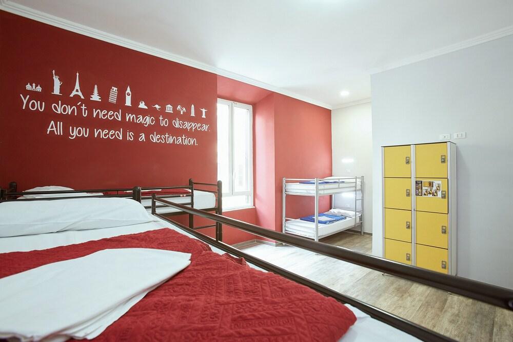 Alessandro Palace & Bar Hostel Room Type - Shared Dormitory, Mixed Dorm, Ensuite (with 8 beds)