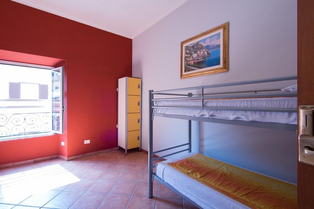 Alessandro Palace & Bar Hostel Room Type - 8 Bed Mixed Dorm Shared bathroom