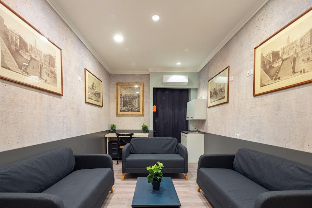 Alessandro Palace & Bar Hostel - Tap to explore photos