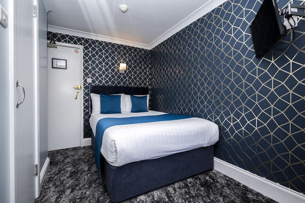 Mentone Hotel Room Type - Small Double Room (Top Floor)