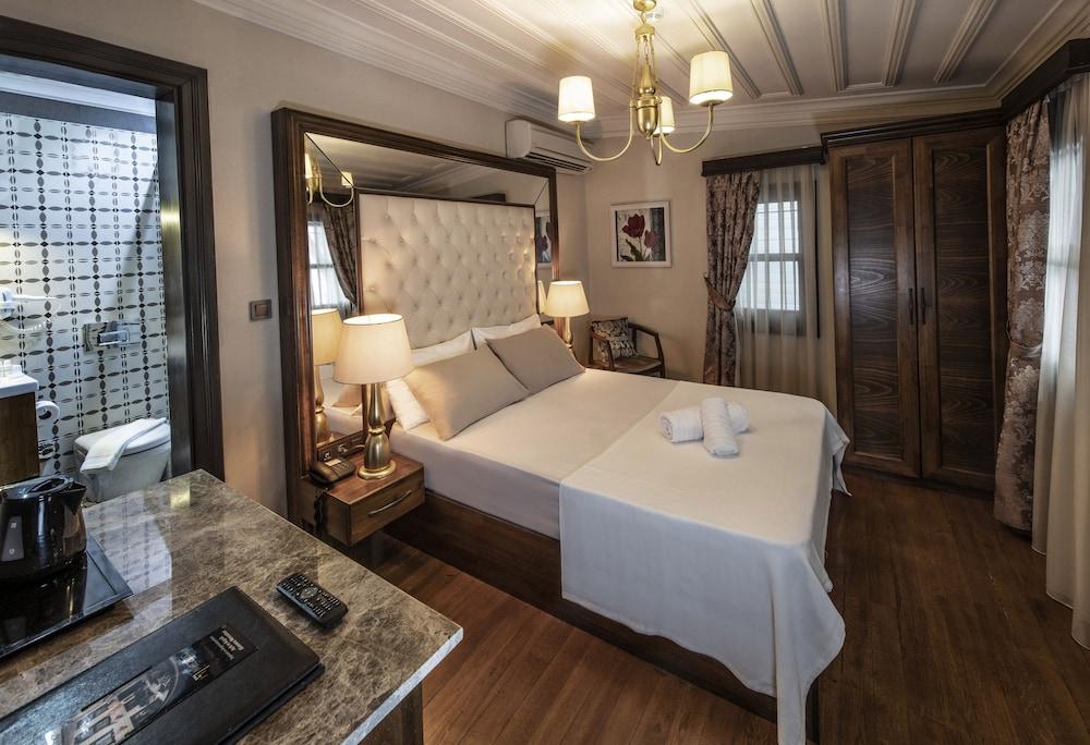 Mezzo Hotel Room Type - Standard Double Room