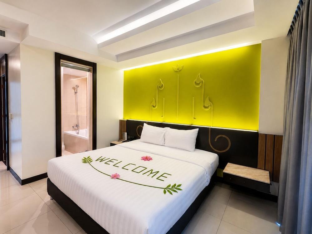 Bay Beach Resort Jomtien Room Type - Deluxe City View
