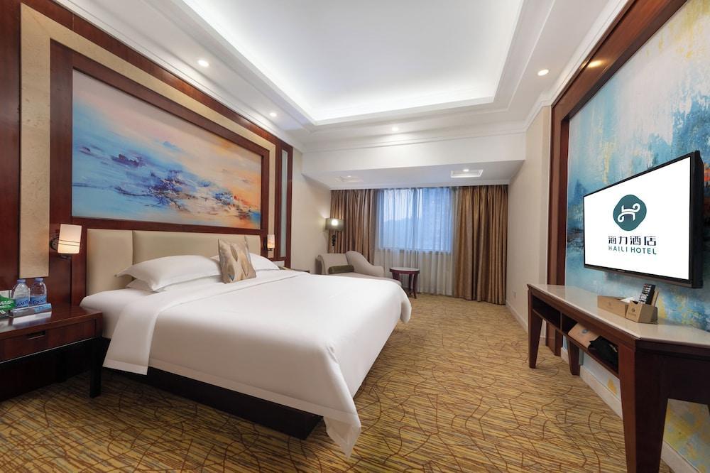 Haili Garden Hotel Room Type - Deluxe Room, 1 Queen Bed
