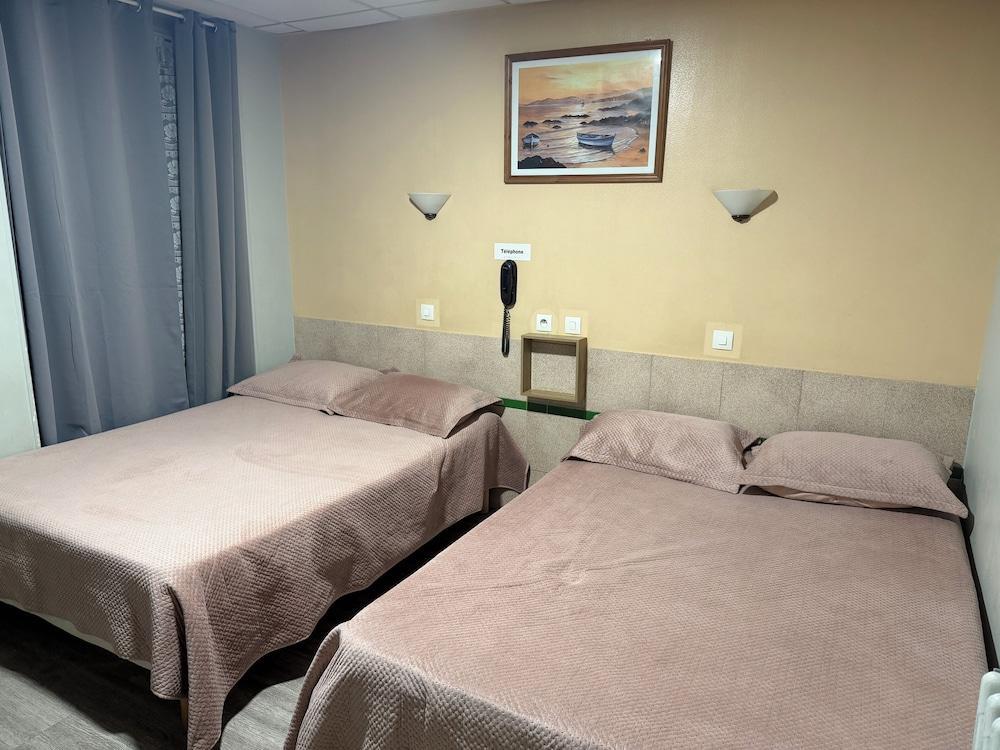 Jarry Room Type - Quadruple Room