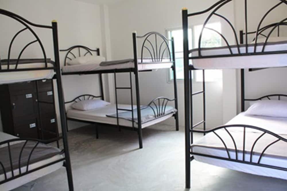 Monkey Samui Hostel Room Type - 10 Beds Mixed Dorm Shared Bathroom