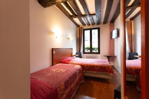 Résidence de Bourgogne Room Type - Deluxe Triple Room