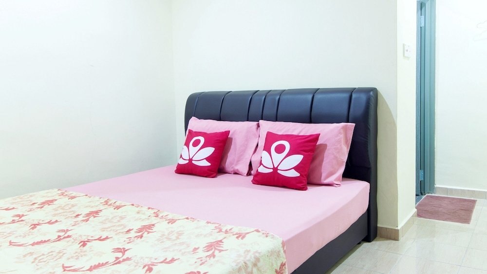Kampung Guest House - Hostel - Tap to explore photos