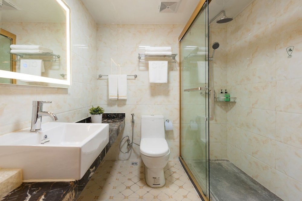 Guangzhou Compass Hotel - Tap to explore photos