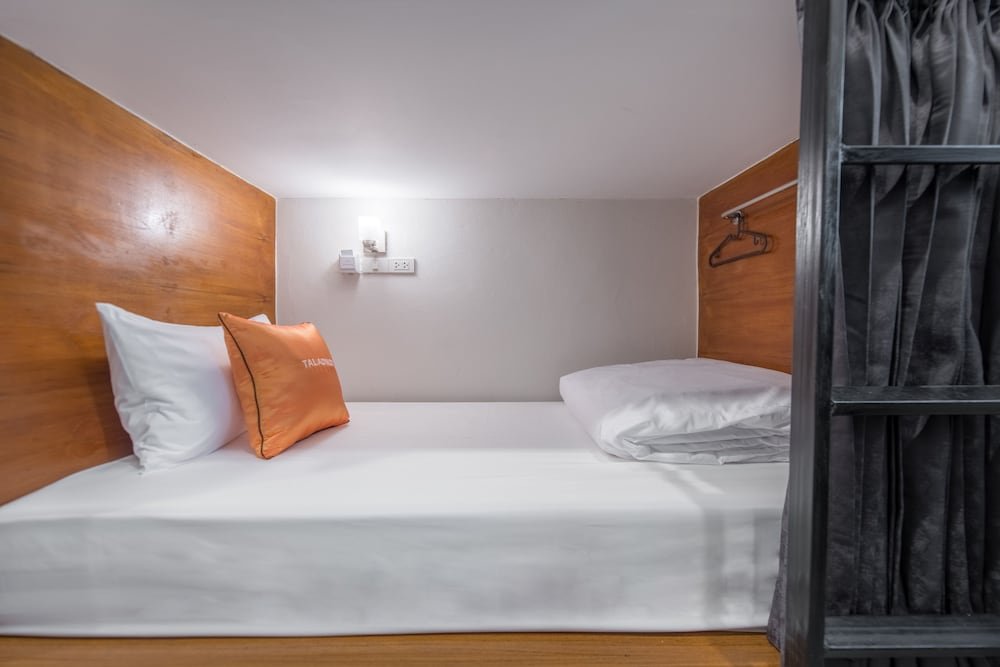 Tiny Taladnoi Hostel Room Type - 6-Bed Mixed Dormitory with Shared Bathroom
