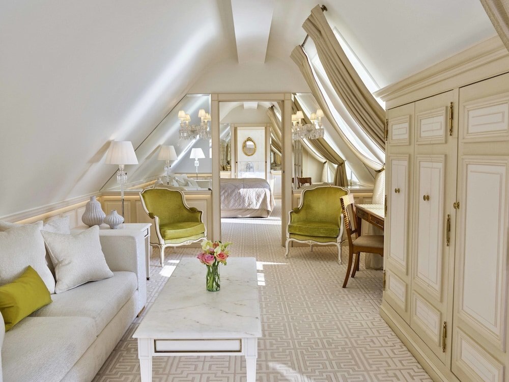 Le Meurice - Dorchester Collection Room Type - Suite (La Parisienne) Le Meurice - Dorchester Collection Room Type - Suite (La Parisienne)