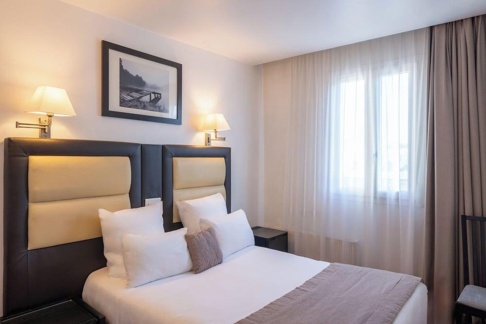 Hotel Cosmotel Marais République Paris