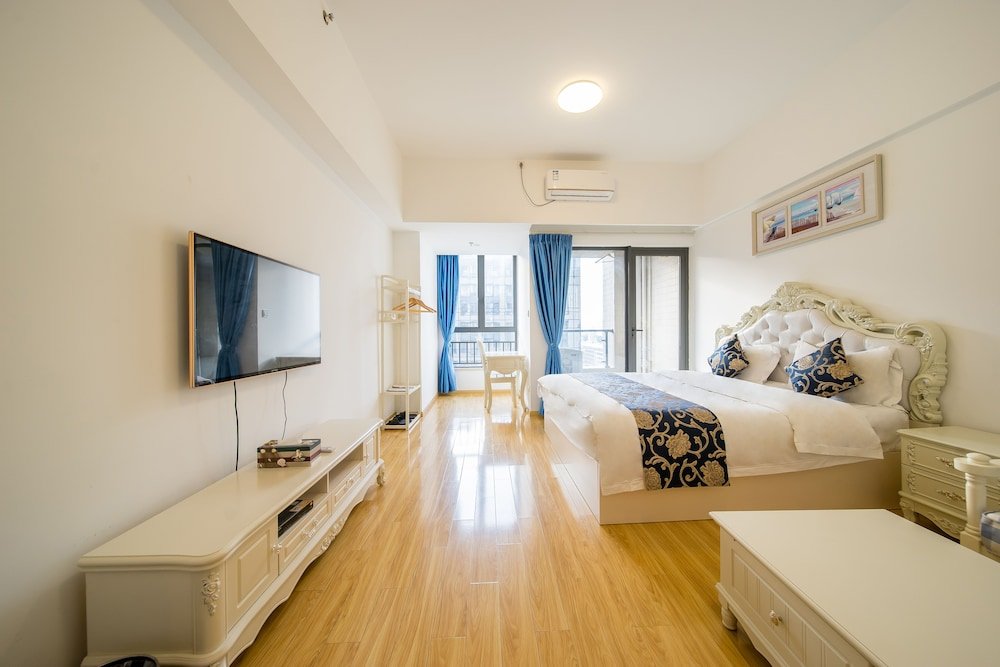 Guangzhou Laiste ApartHotel - Free Shuttle Bus to Canton Fair Complex During Canton Fair Period Room Type - Romantic Apartment, 1 Queen Bed, Balcony