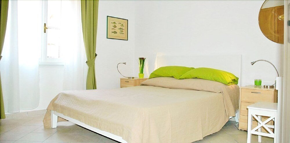 Vittorino Guest House - Tap to explore photos