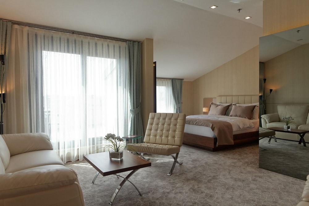 Inera Hotel Pendik Room Type - Senior Room