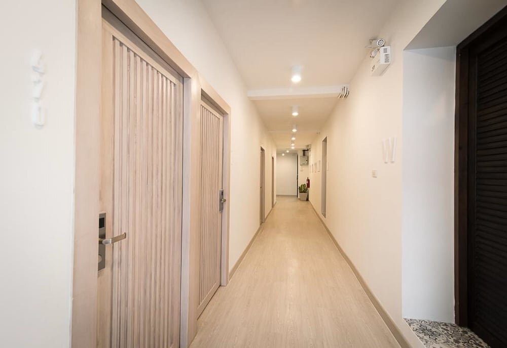 Suk18 Hostel - Adults Only - Tap to explore photos