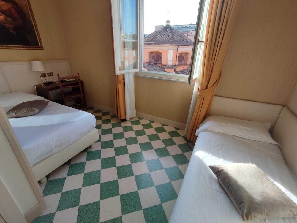 Basilica Hotel Room Type - Camera Economy con 2 letti singoli