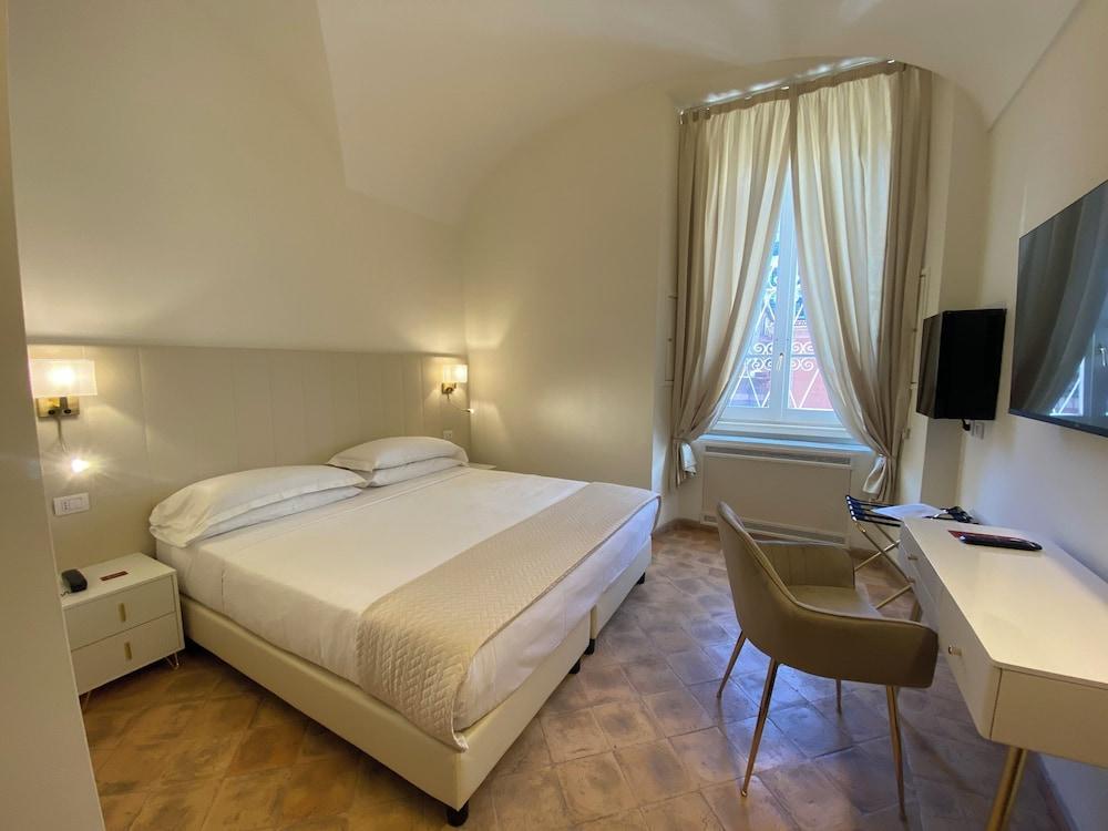 Basilica Hotel Room Type - Classic Room