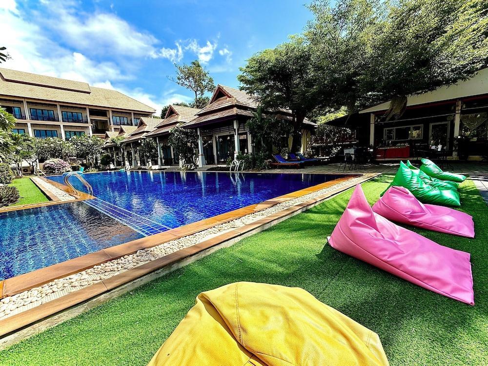 POOLSAWAT VILLA