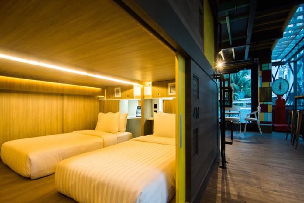 Nonze Hostel Pattaya Room Type - Capsule Twin