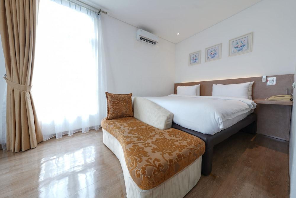 Heef Hotel Pasar Baru Room Type - Executive Smoking