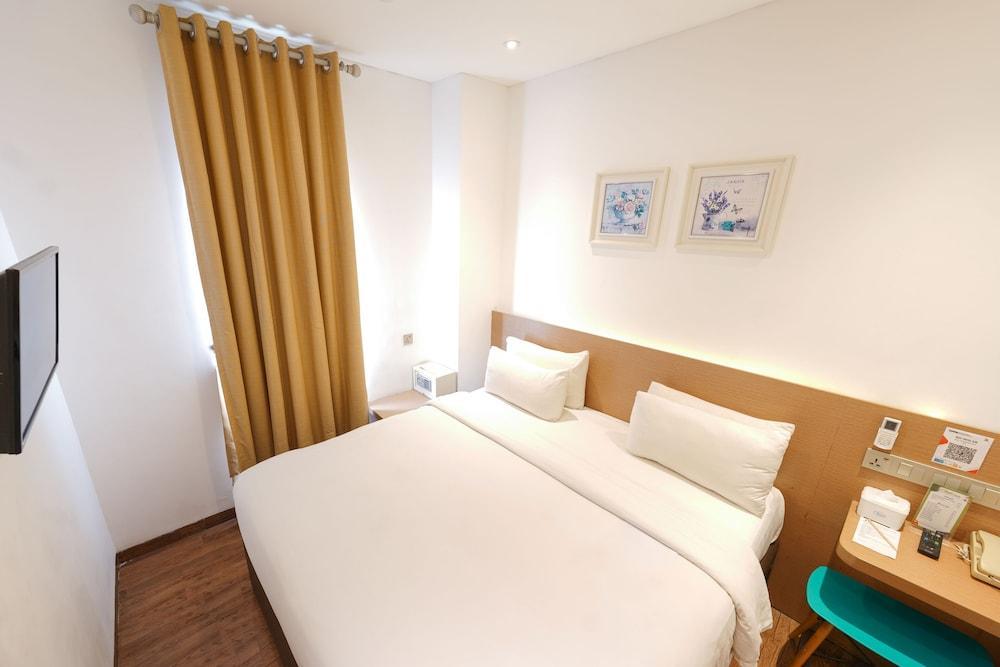 Heef Hotel Pasar Baru Room Type - Smart Smoking