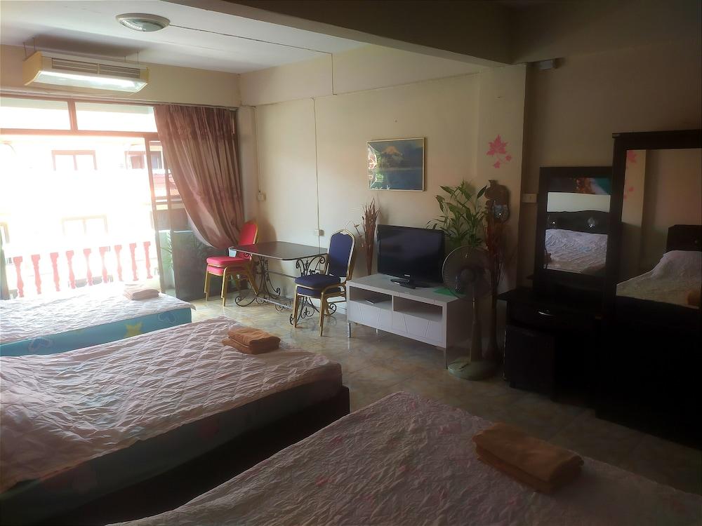 SV. HOUSE Room Type - Family Suite with Kitchen (for 6 Persons)