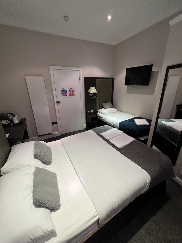 Goodwood Hotel Room Type - Executive Quadruple Room