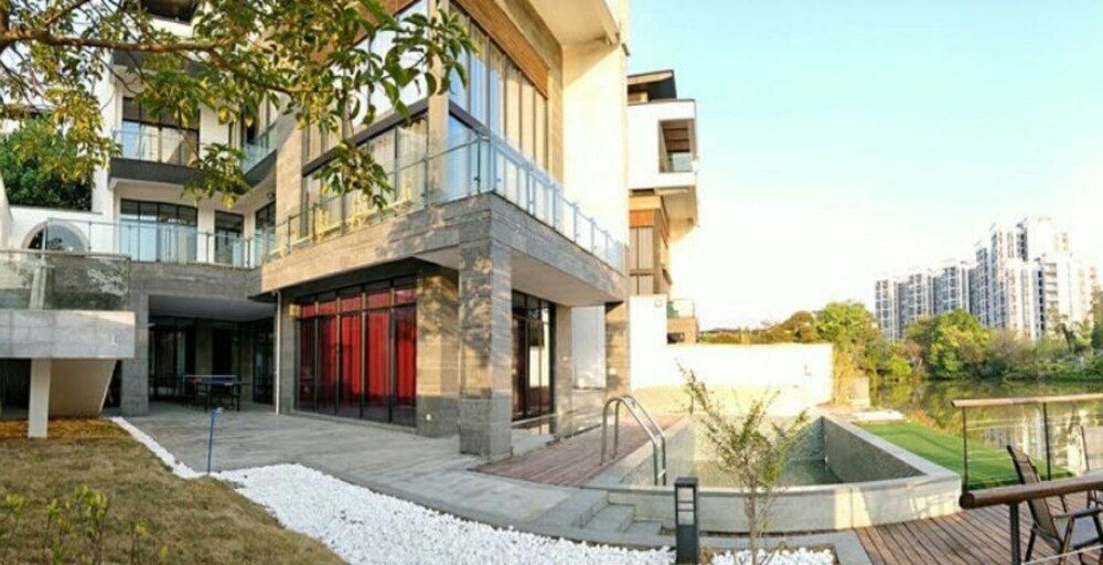 Moon River Villa No 12