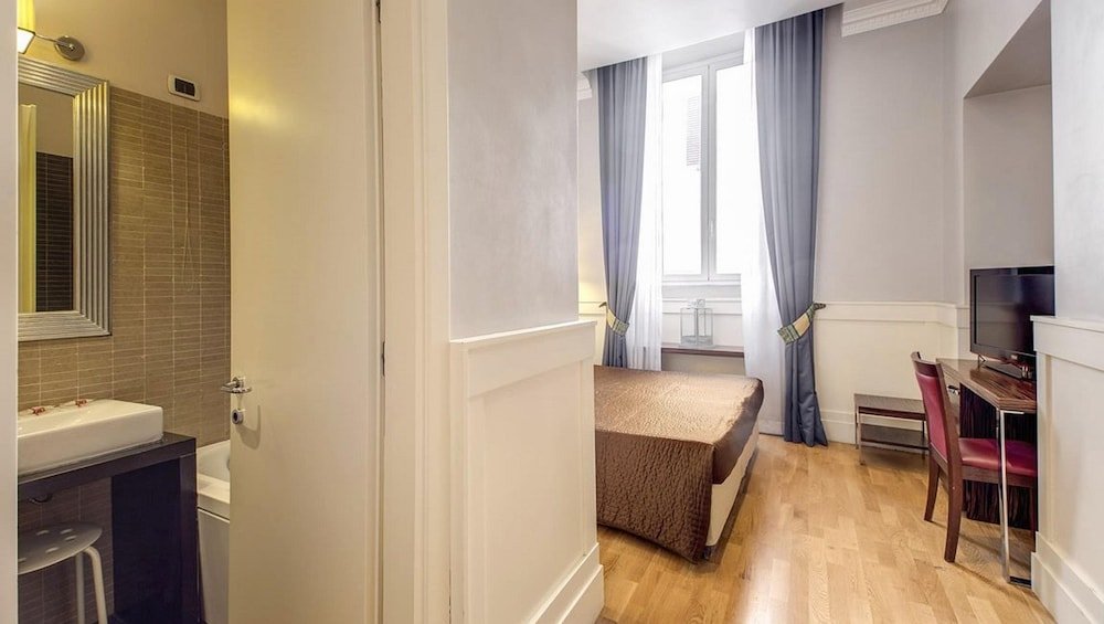 939 Hotel Room Type - Standard Double Room