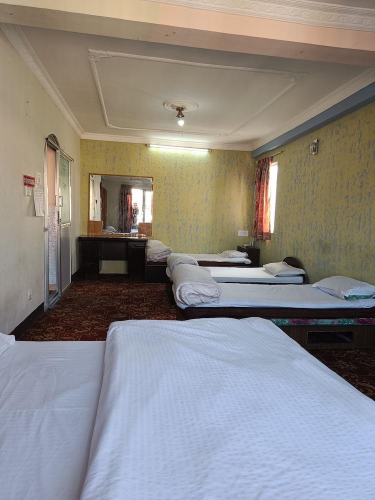 Sara's Backpackers Hotel Room Type - 4 Bed Drom
