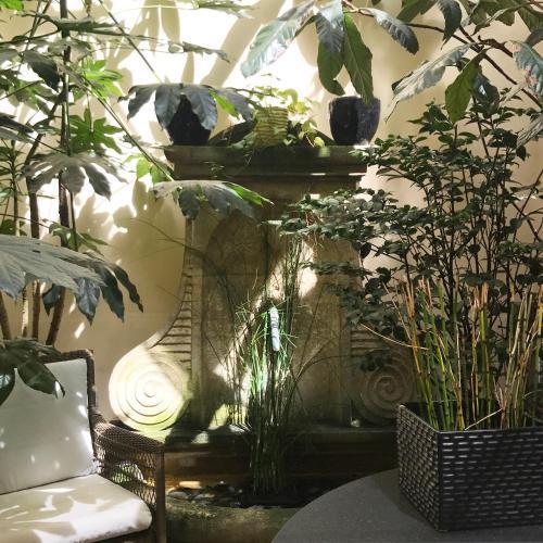 Hotel Recamier - Tap to explore photos