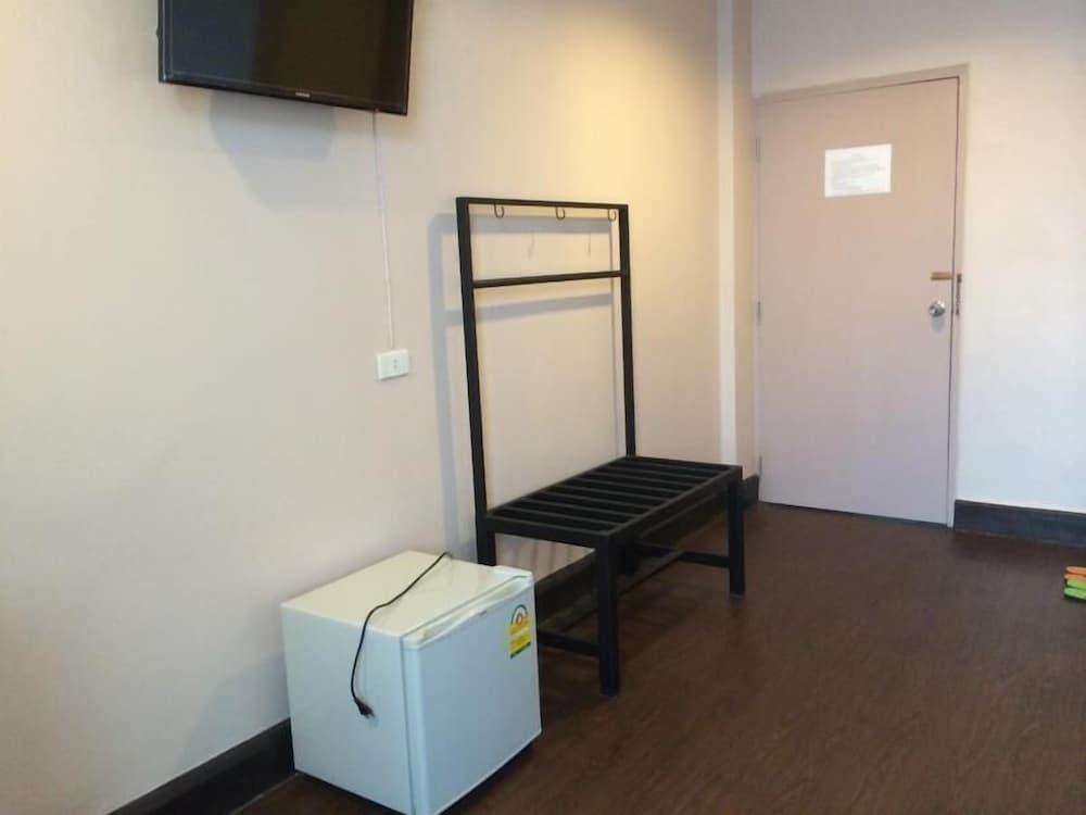 Suksawad Hotel Room Type - Standard Double Bed