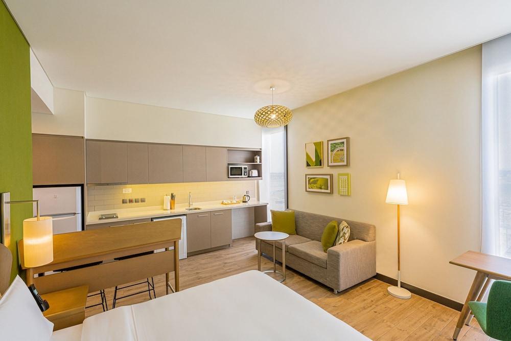 Element Me'aisam, Dubai by Marriott Room Type - Superior Studio, 1 King Bed