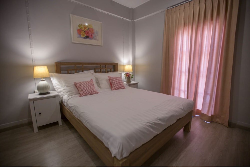 Vera Nidhra - Self check-in after 6pm Room Type - Double Room with Window