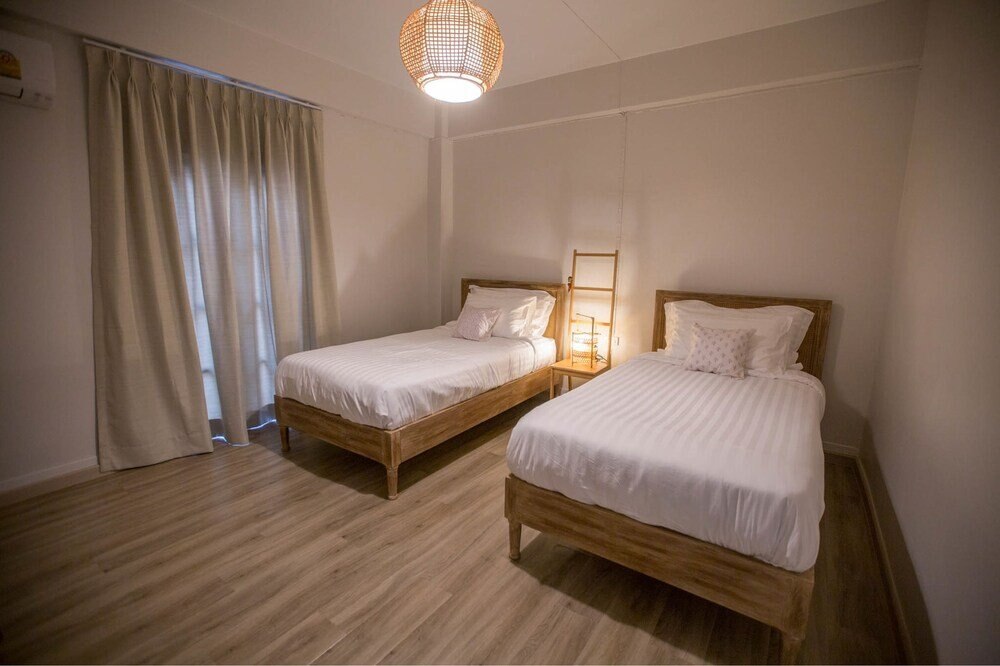 Vera Nidhra - Self check-in after 6pm Room Type - Twin Room with Window