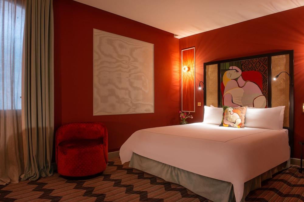Mom’Art Hotel Room Type - Double Room (Les Artistes)