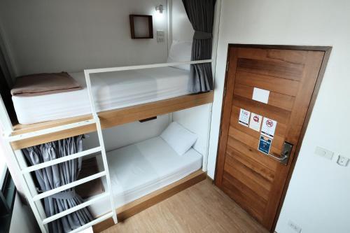 Wayha Hostel Don Mueang Airport Room Type - Bed in 6-Bed Female Dormitory Room