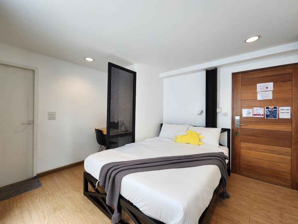Wayha Hostel Don Mueang Airport Room Type - Double Room with Private Bathroom