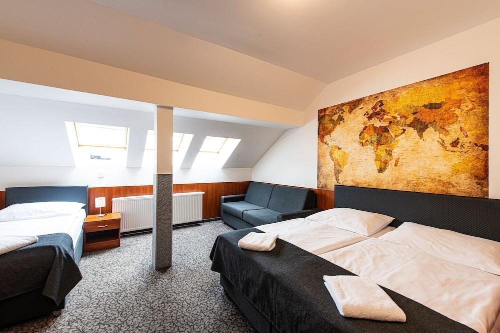 Hotel Zlatá Váha Room Type - Deluxe Quadruple Room