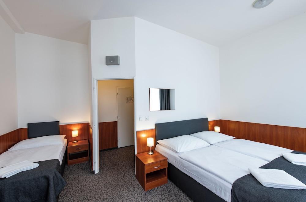 Hotel Zlatá Váha Room Type - Standard Triple Room