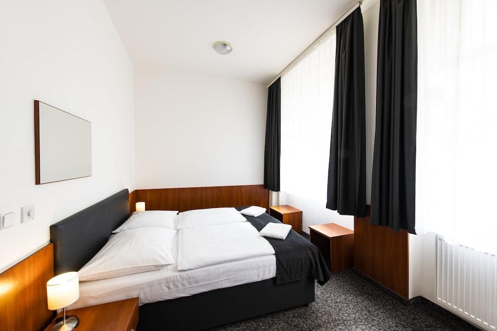 Hotel Zlatá Váha Room Type - Deluxe Double Room
