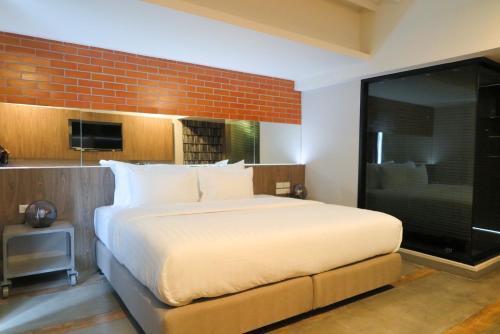V20boutique Jacuzzi Hotel Room Type - Executive Deluxe Room
