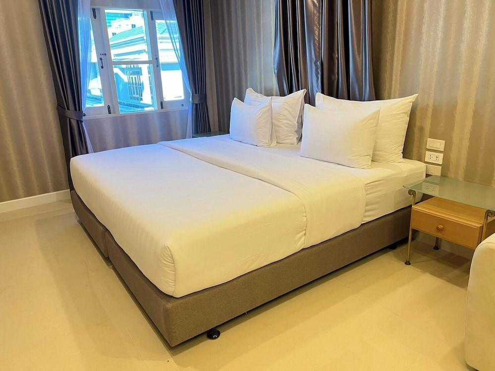 V20boutique Jacuzzi Hotel Room Type - Junior Studio
