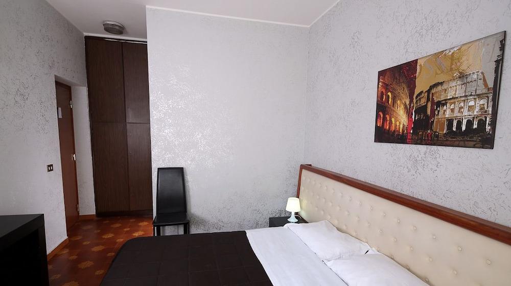 Roma Room Hotel Room Type - Triple Room