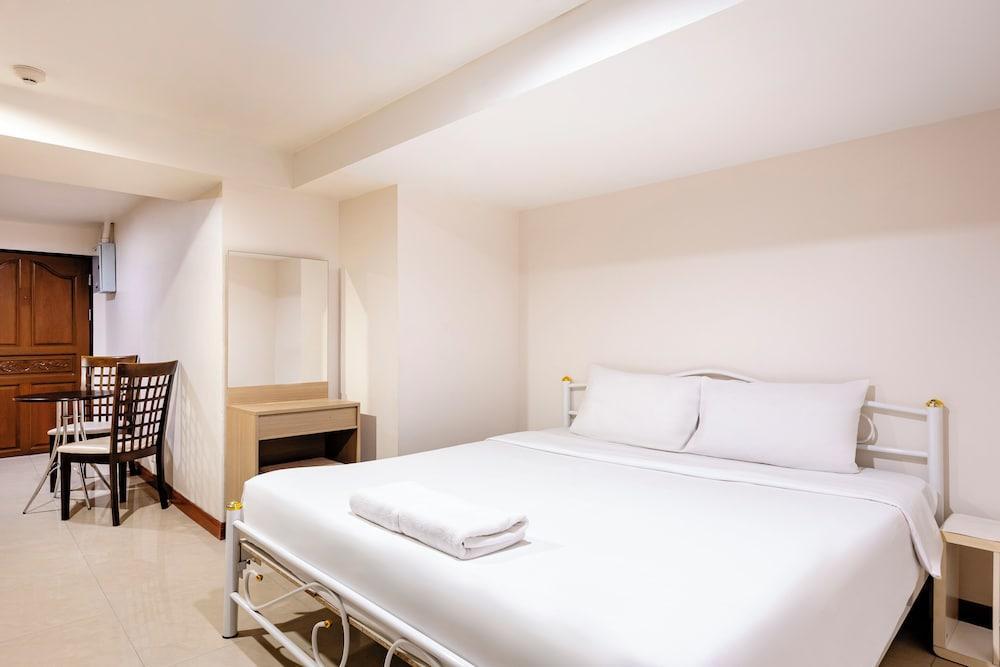 Teja Hotel Room Type - Economy Apartment, 1 King Bed