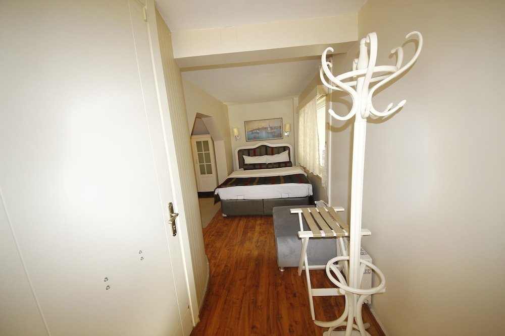 Hotel Taksim Home Room Type - Economy Basement Studio