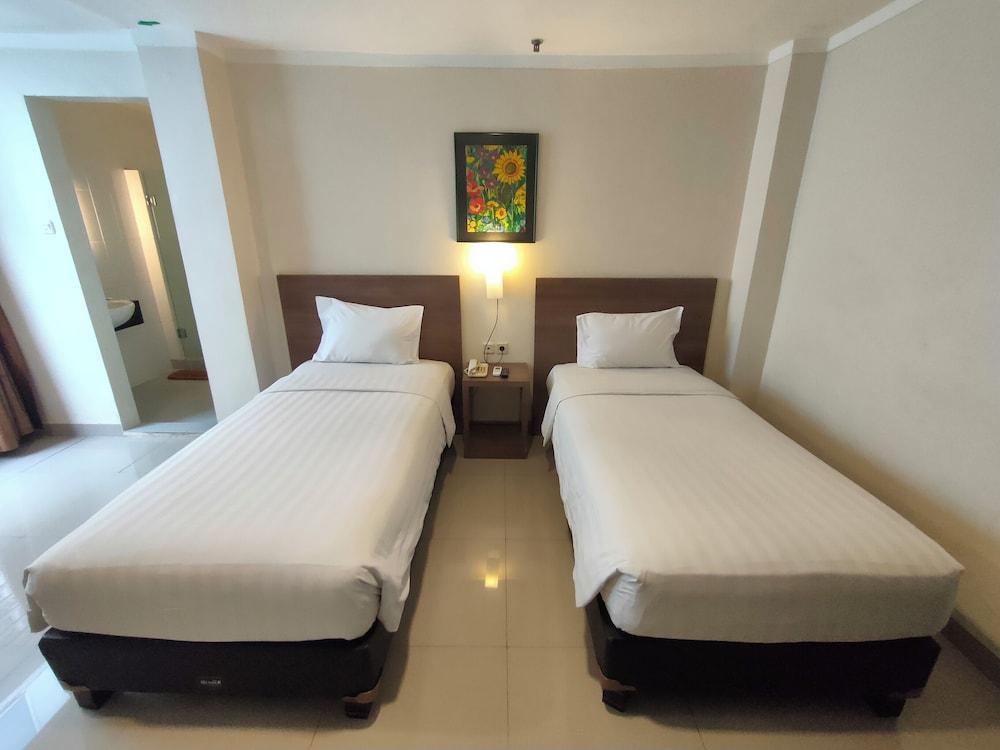 1O1 URBAN Jakarta Thamrin Room Type - Deluxe Residence Twin